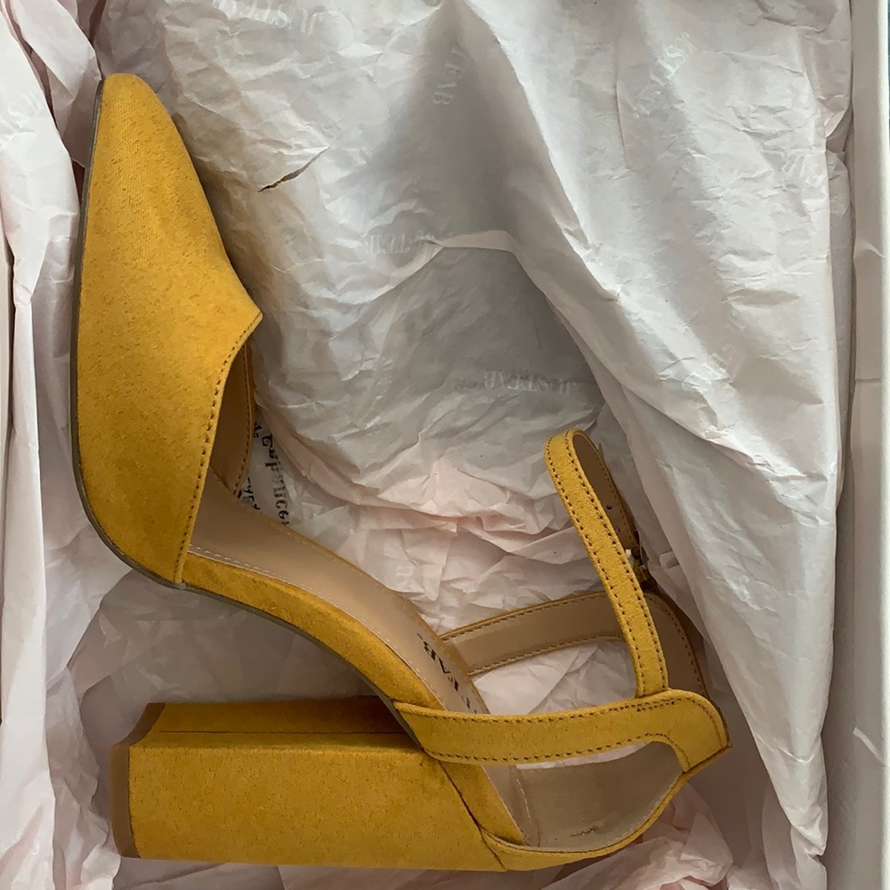 Justfab/Shoedazzle Larisa Block Pump